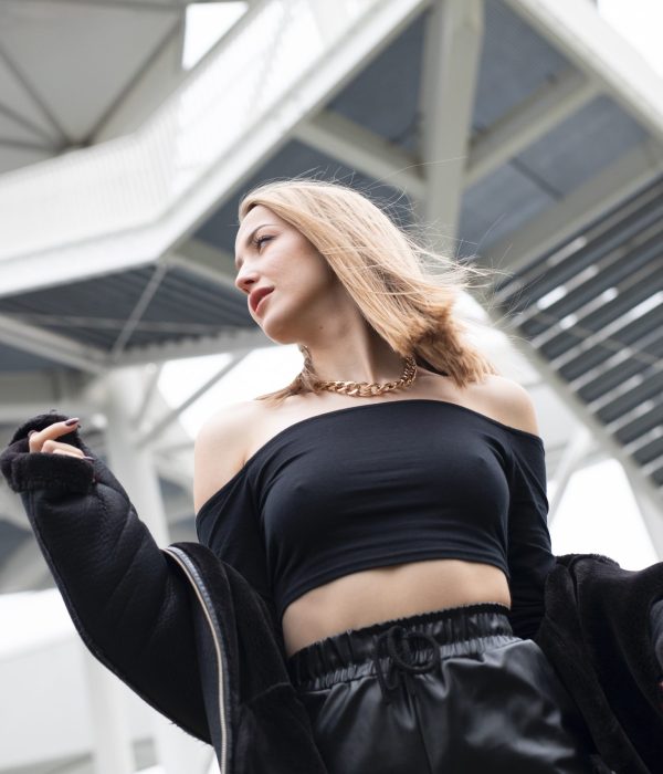 young-woman-wearing-hat